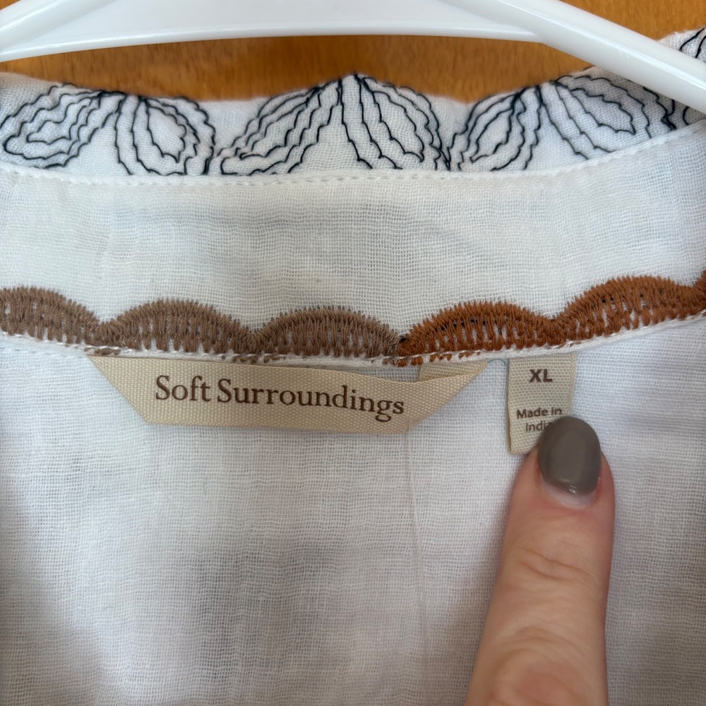 Soft Surroundings Talia Tunic White XL Embroidered Floral Long Sleeve Button - Picture 2 of 11